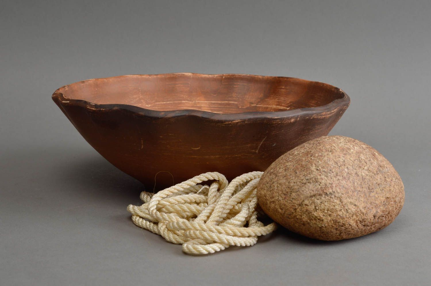 Bol en argile fait main design original vaisselle saladier brun poterie photo 1