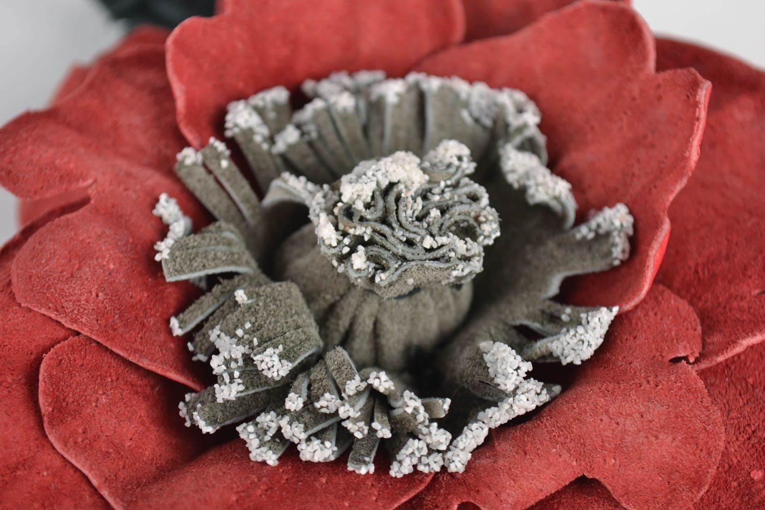 Broche hecho a mano de flor de cuero accesorio para mujer regalo para ella foto 4