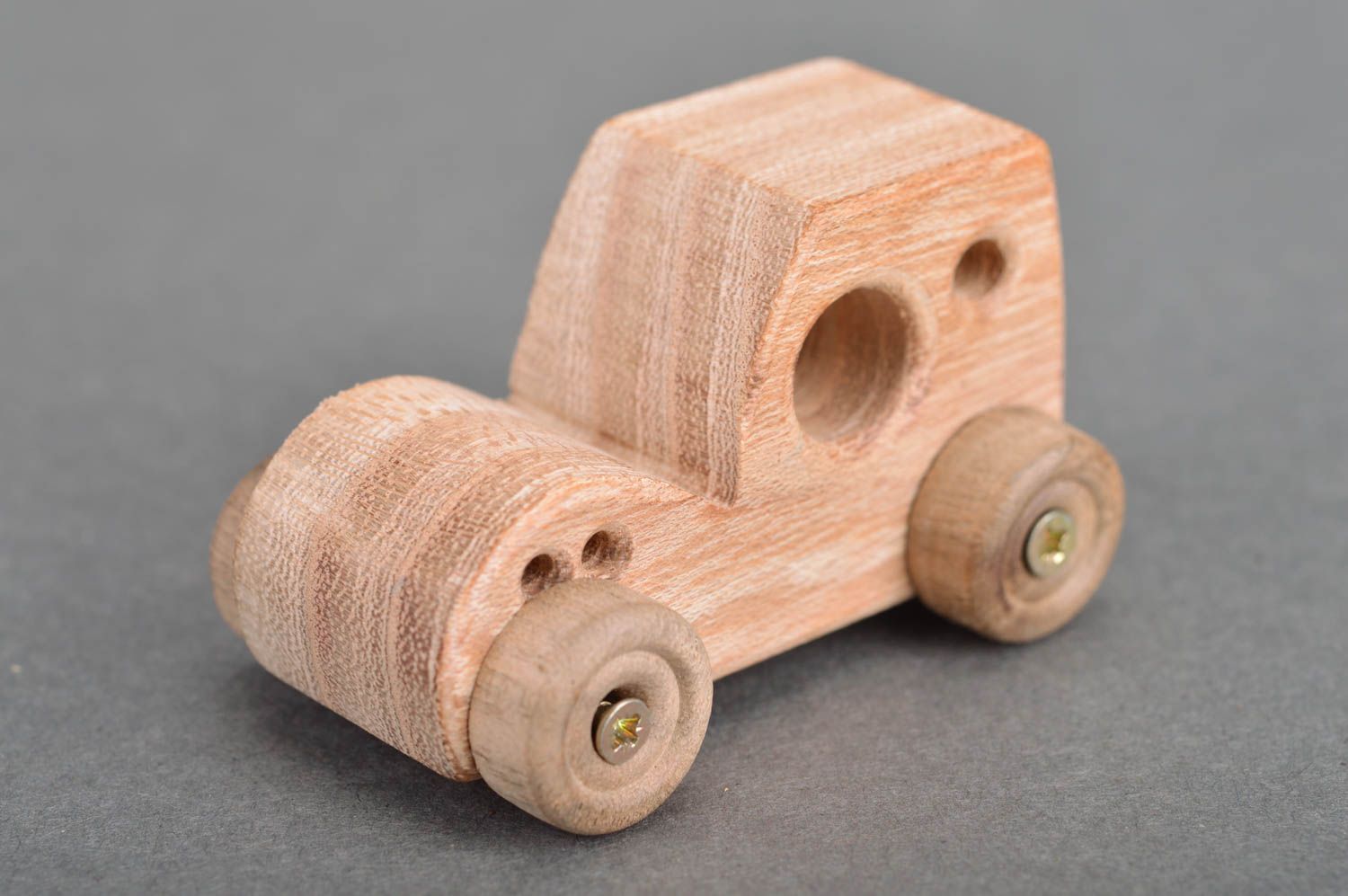 Petit jouet voiture en bois écologique fait main pour enfants à partir de 6 ans photo 2