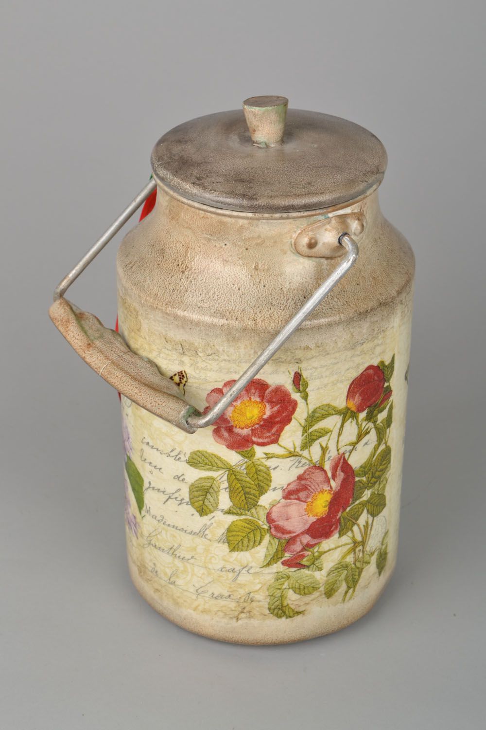 Milk can made using decoupage technique photo 3