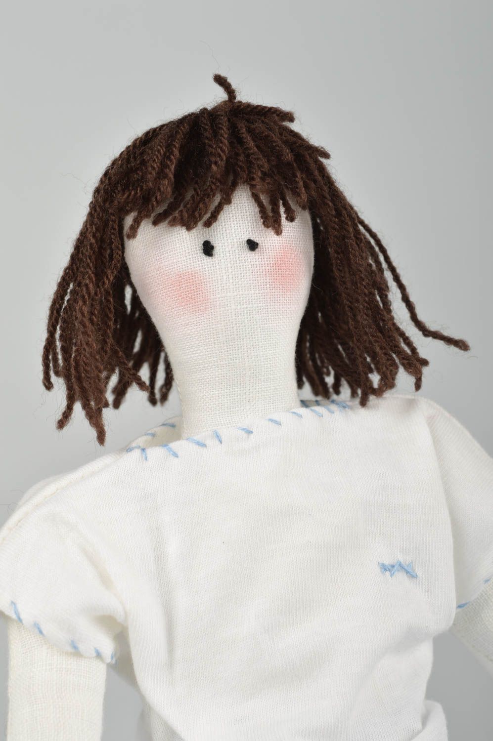 Кукла ручной работы мягкая кукла мальчик в шортах кукла из ткани небольшая фото 4