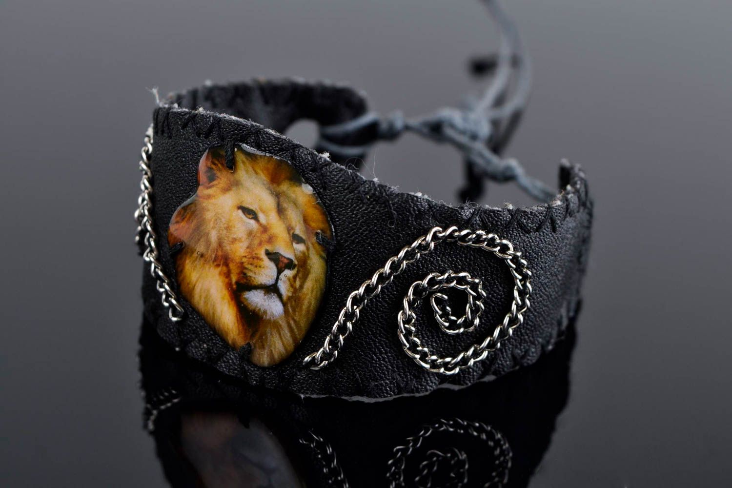 Bracelet cuir Bijou fait main large avec image de lion Accessoire cuir photo 2