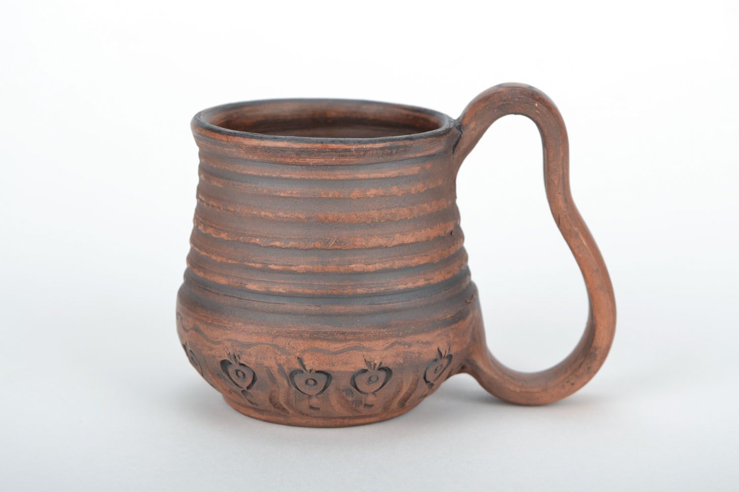 Coffee clay cup with large handle and rustic pattern photo 3