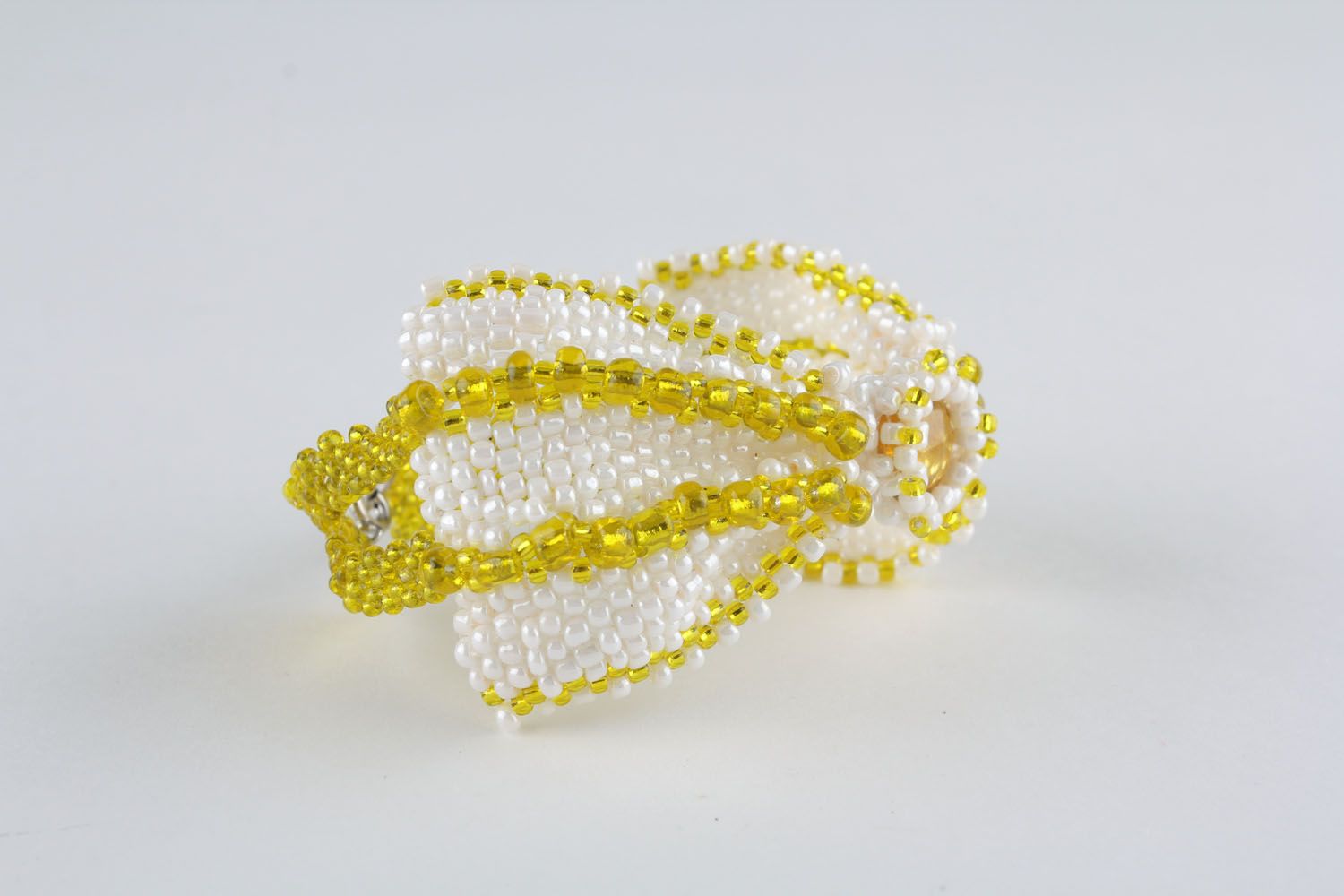 Bracelet de perles de rocaille Nœud jaune photo 4