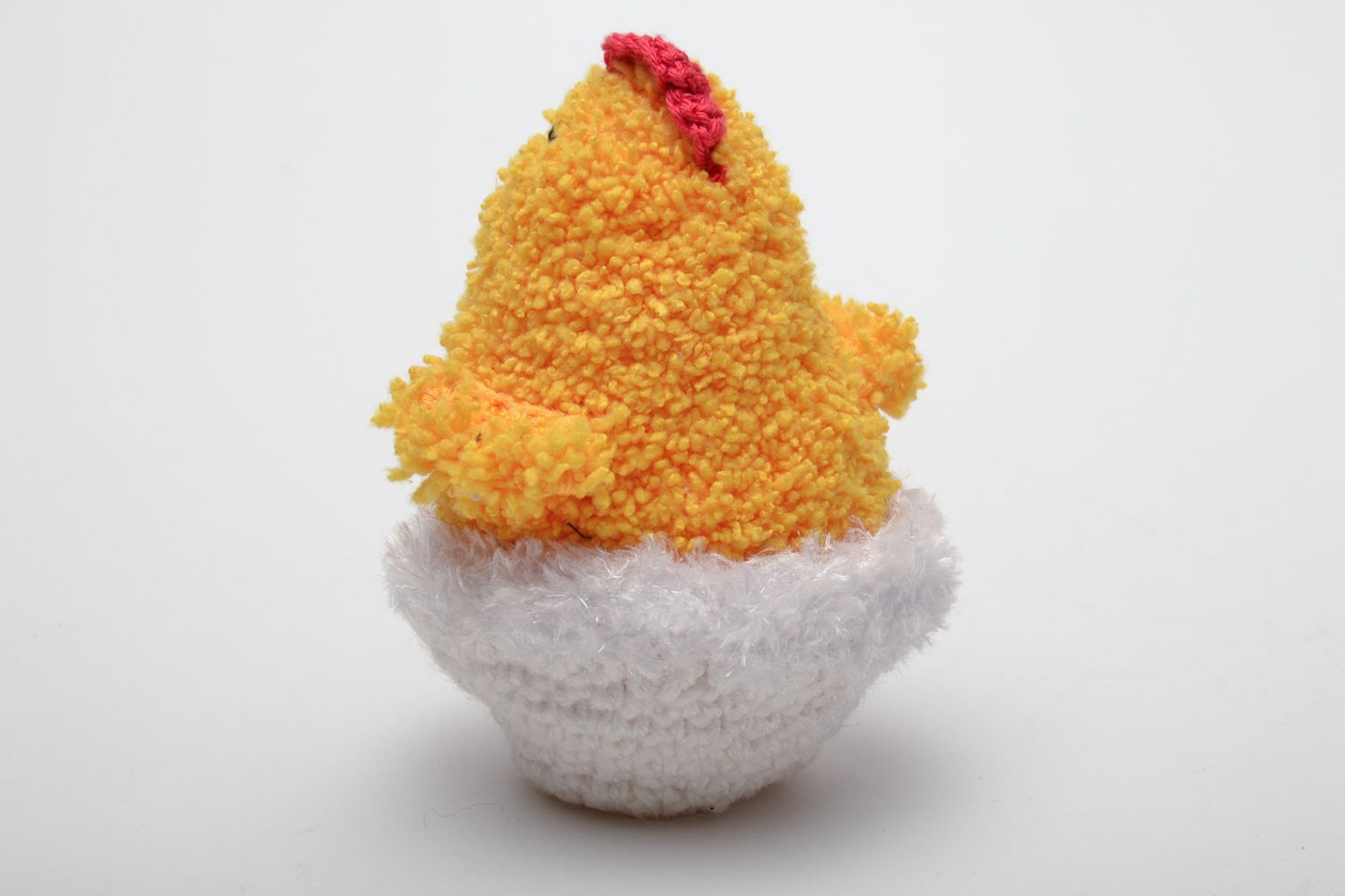 Мягкая вязаная игрушка в виде цыпленка в яйце  фото 3