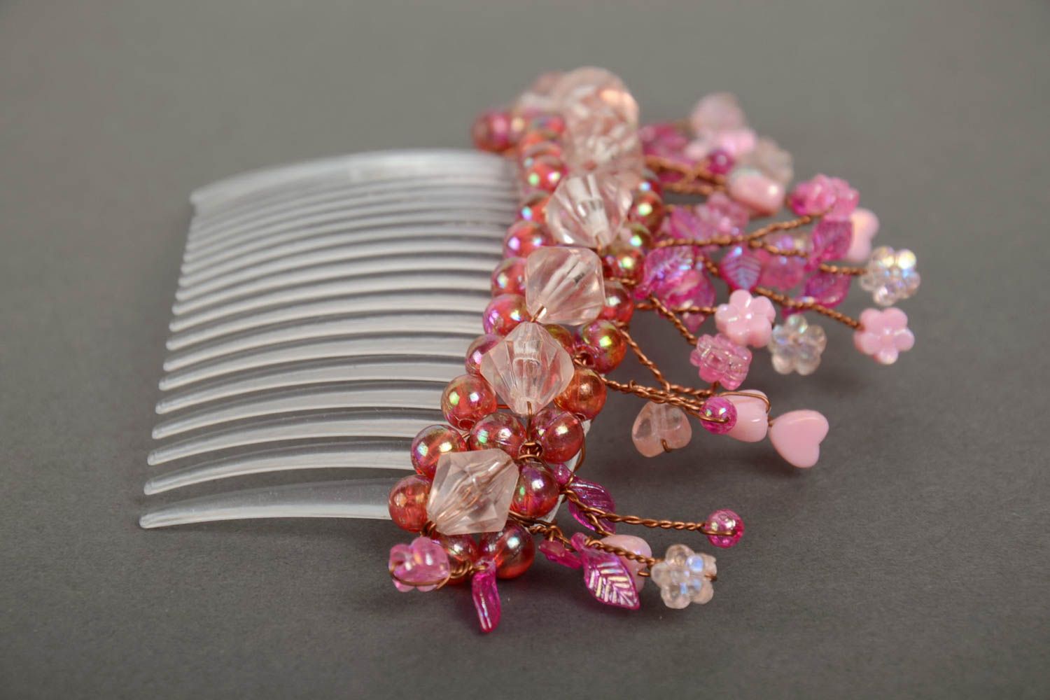 Peigne à cheveux floral rouge-rose en plastique perles fantaisie fait main photo 4