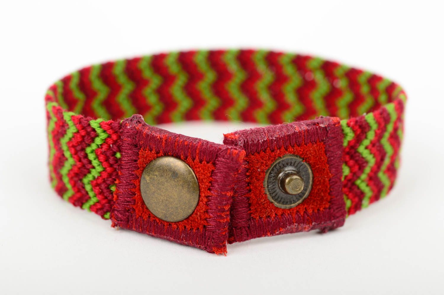 Модный браслет ручной работы браслет макраме красно-зеленый аксессуар макраме фото 3