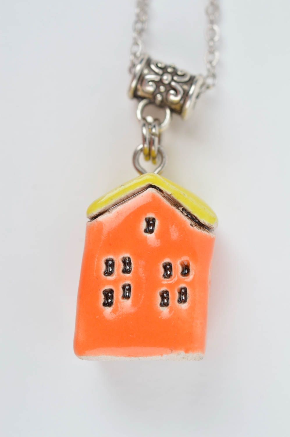 Pendentif maison orange Bijou fait main en céramique peint Cadeau femme photo 2