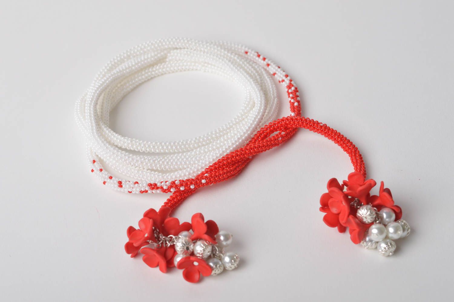 Long Collier lariat fait main en perles de rocaille blanc-rouge Cadeau femme photo 3