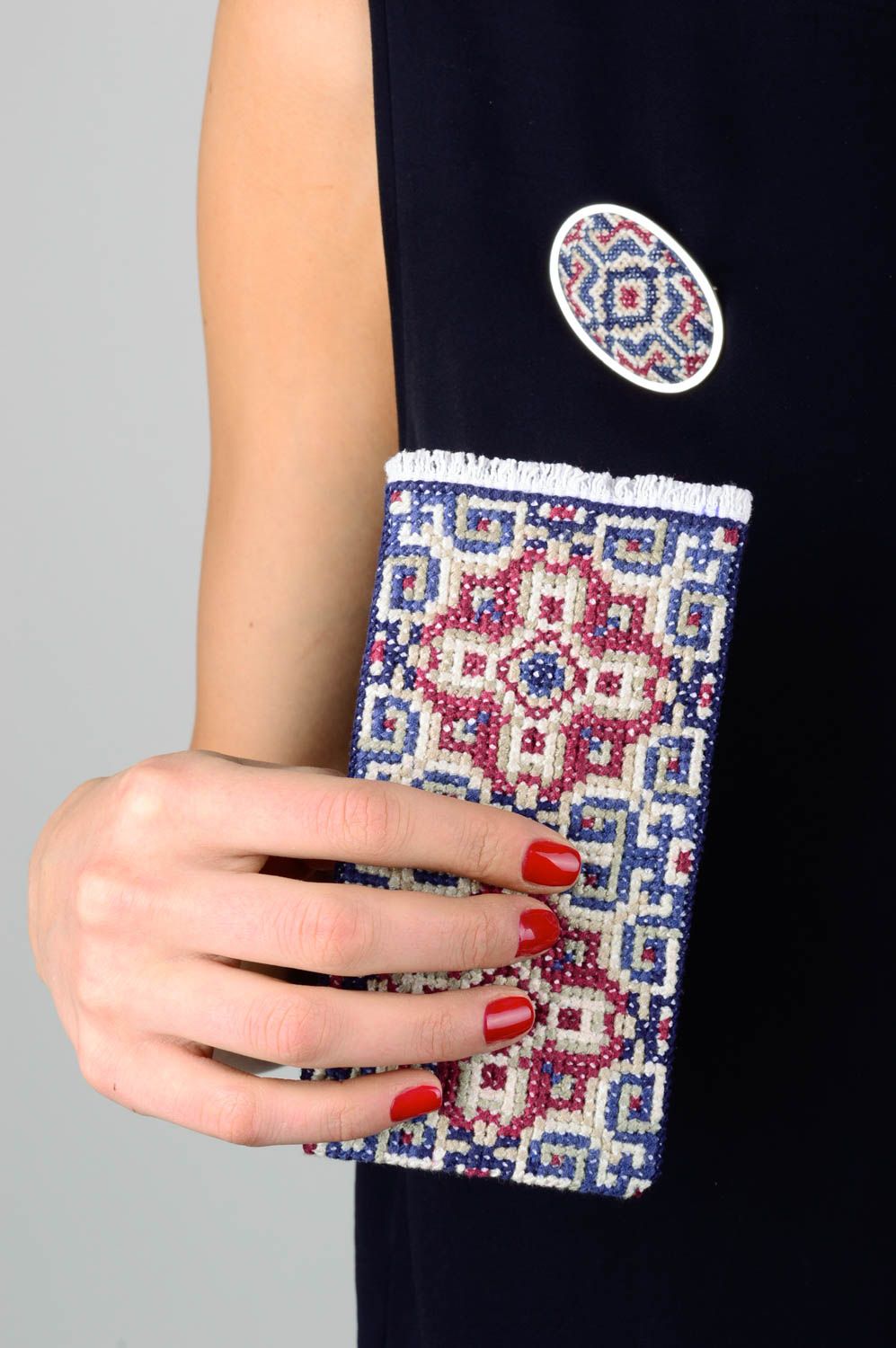 Housse téléphone portable fait main Broche ovale Accessoires femme ethnique photo 3