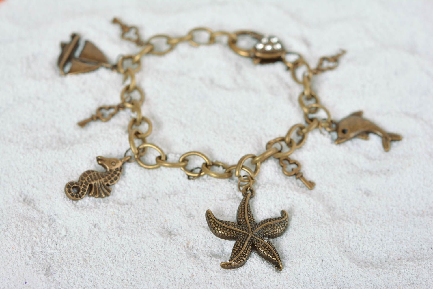 Bracelet breloques en métal Bijou fait main style marin original Cadeau femme photo 1