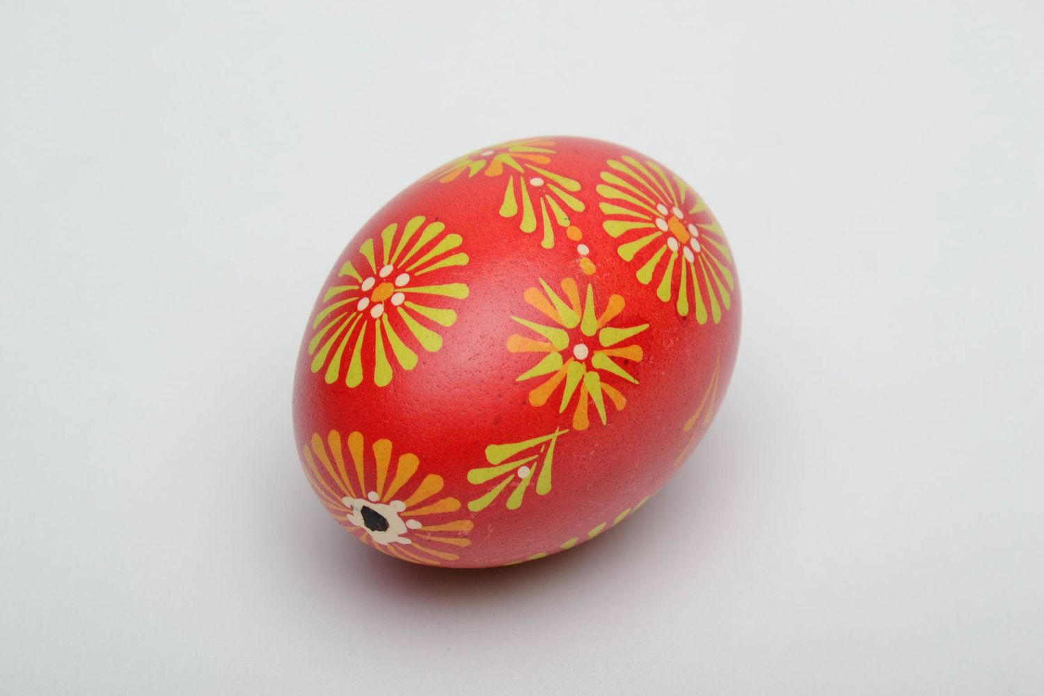 Painted egg in red color palette Lemkiv pysanka photo 3