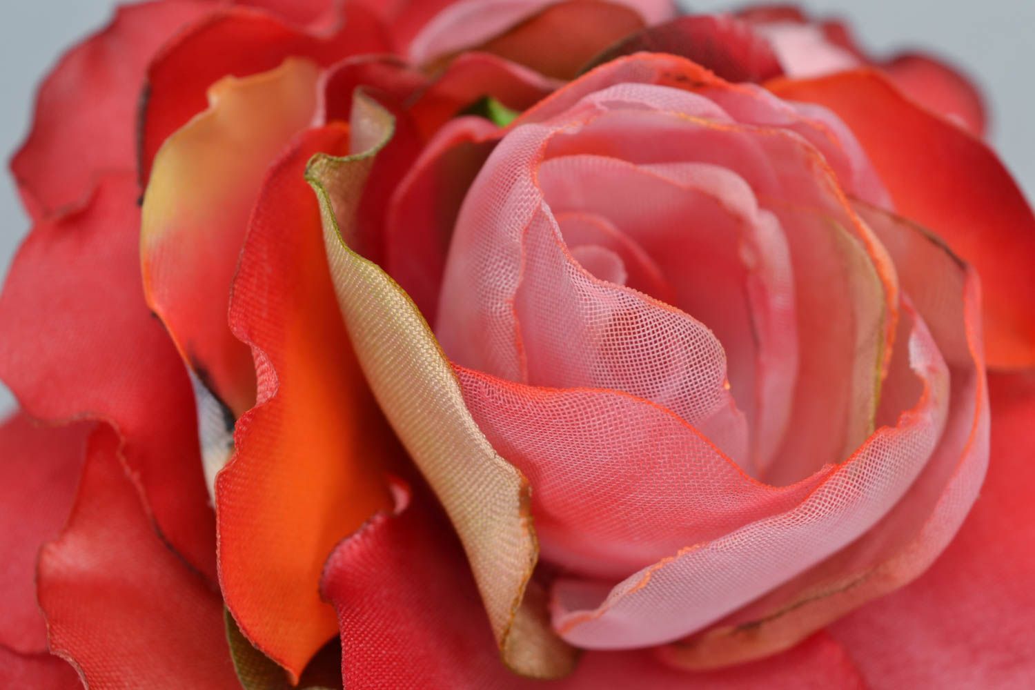 Rosa rote Blumen Haarklammer aus Atlas und Organza effektvoll bunt handgemacht foto 3