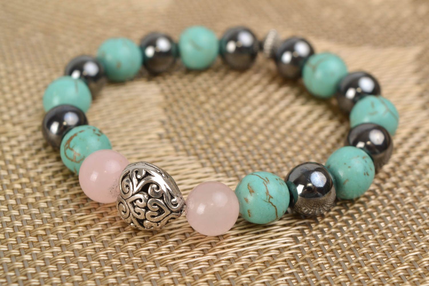 Joli bracelet original avec turquoise hématite et quartz rose fait main femme photo 1