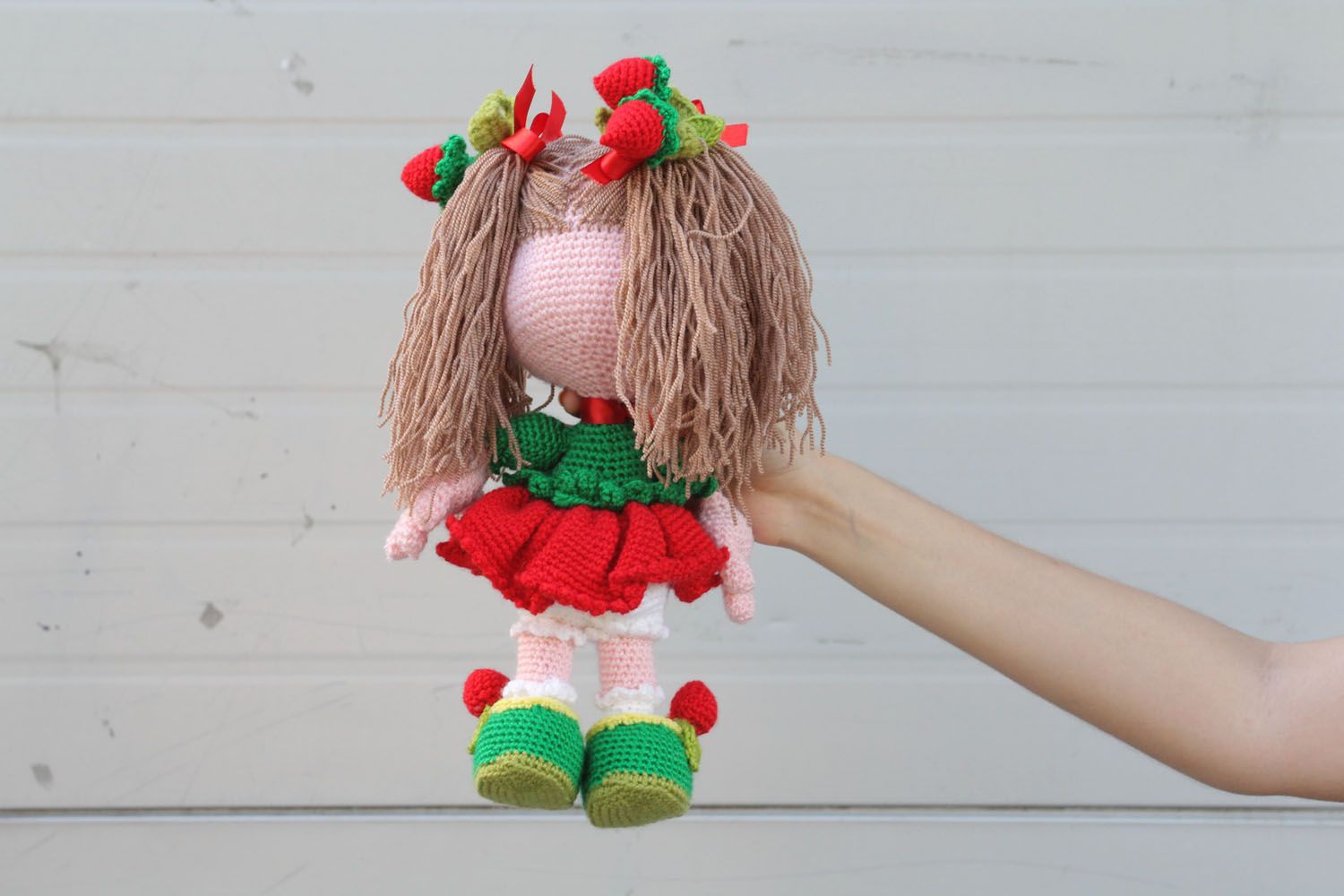 Jouet décoratif crochet artisanal Fille-fraise photo 2