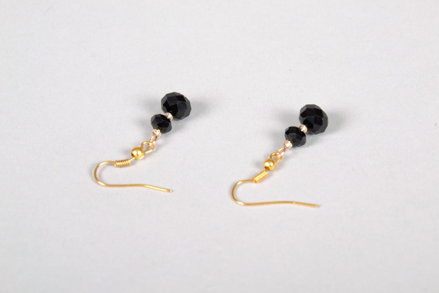 Runde Ohrringe aus böhmischen Perlen foto 4
