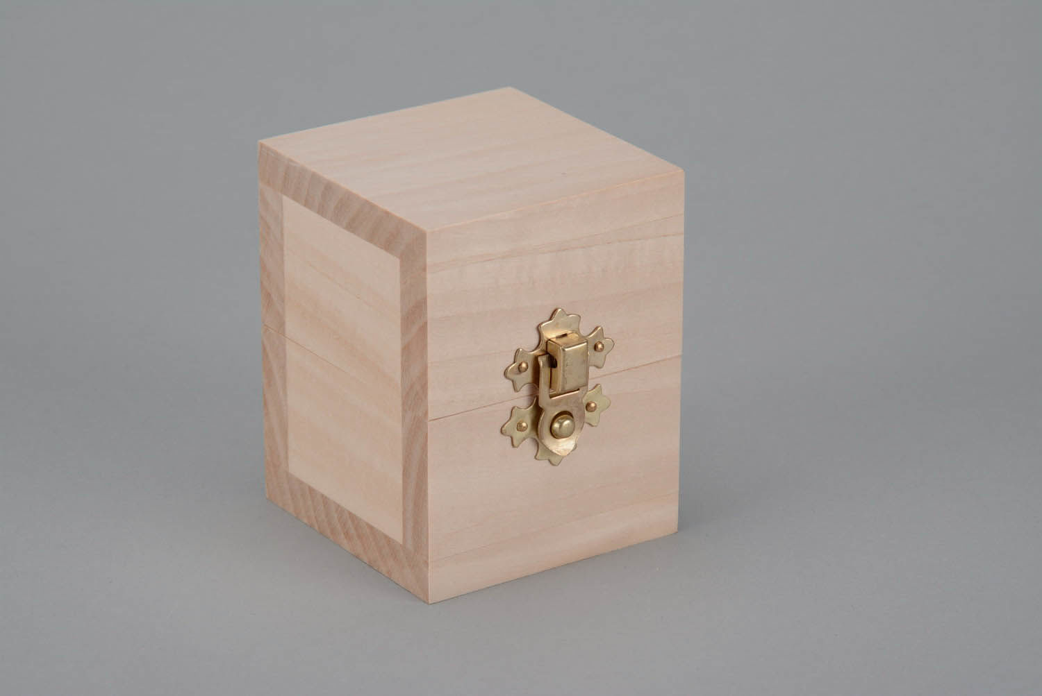 Square blank box with latch photo 3