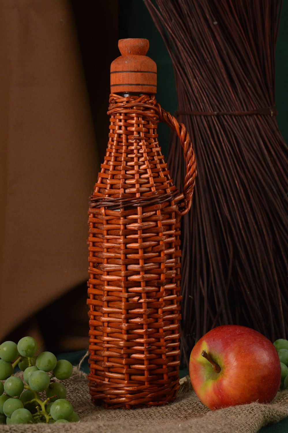 Botella decorada artesanal elemento decorativo de mimbre regalo original 500 ml foto 1