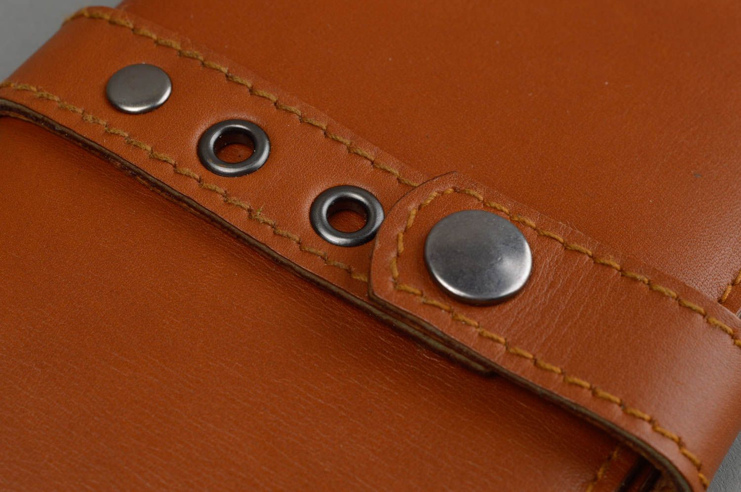 Коричневый портмоне из натуральной кожи ручной работы аксессуар для мужчин фото 9