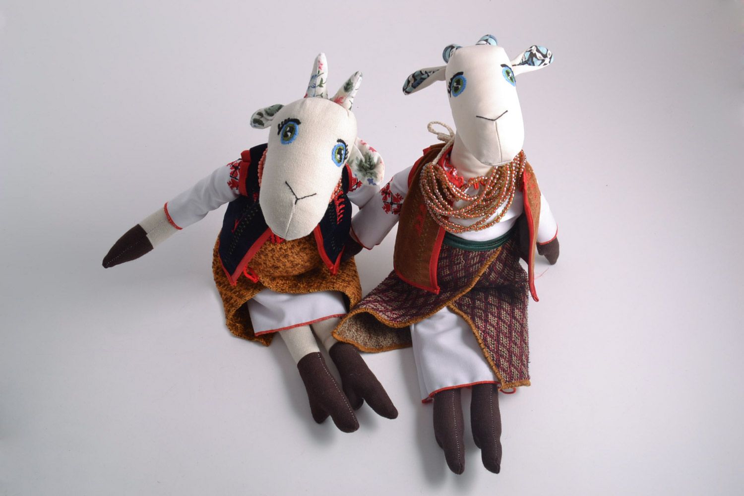 Set of 2 handmade interior fabric soft toys goats in ethnic Ukrainian clothes photo 3
