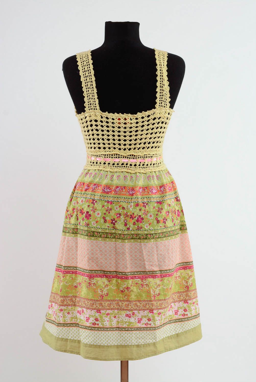 Dress made of half-woolen and acrylic yarns photo 4