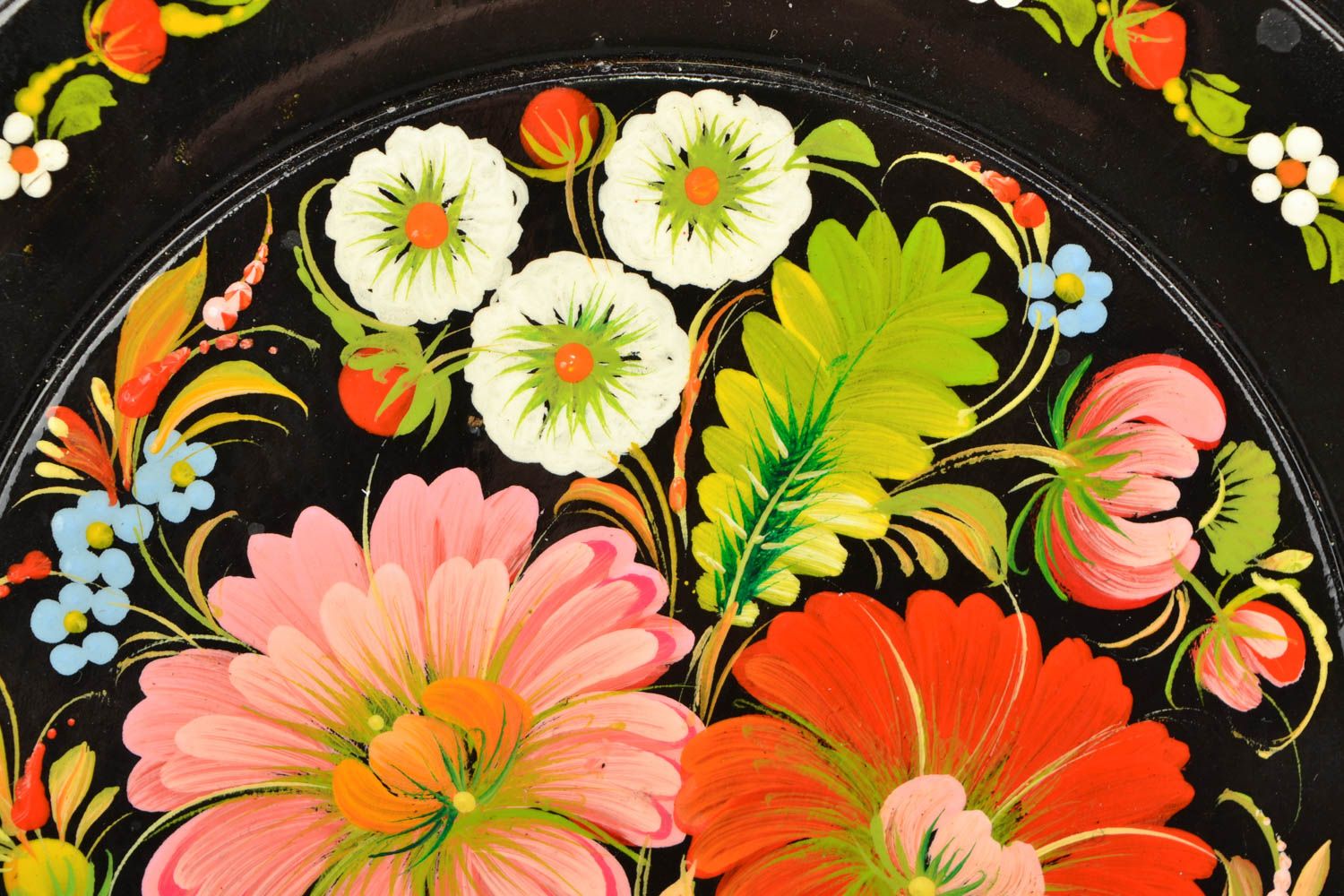 Bright painted plate in ethnic style photo 4
