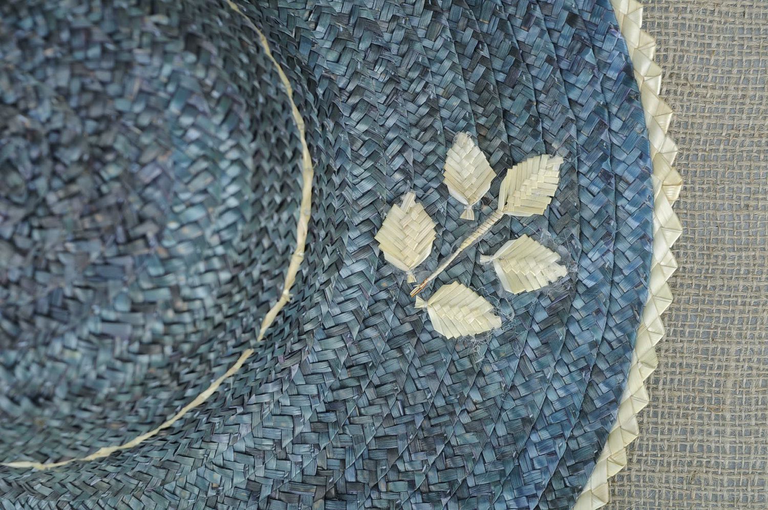 Шляпа женская с листьями  фото 2