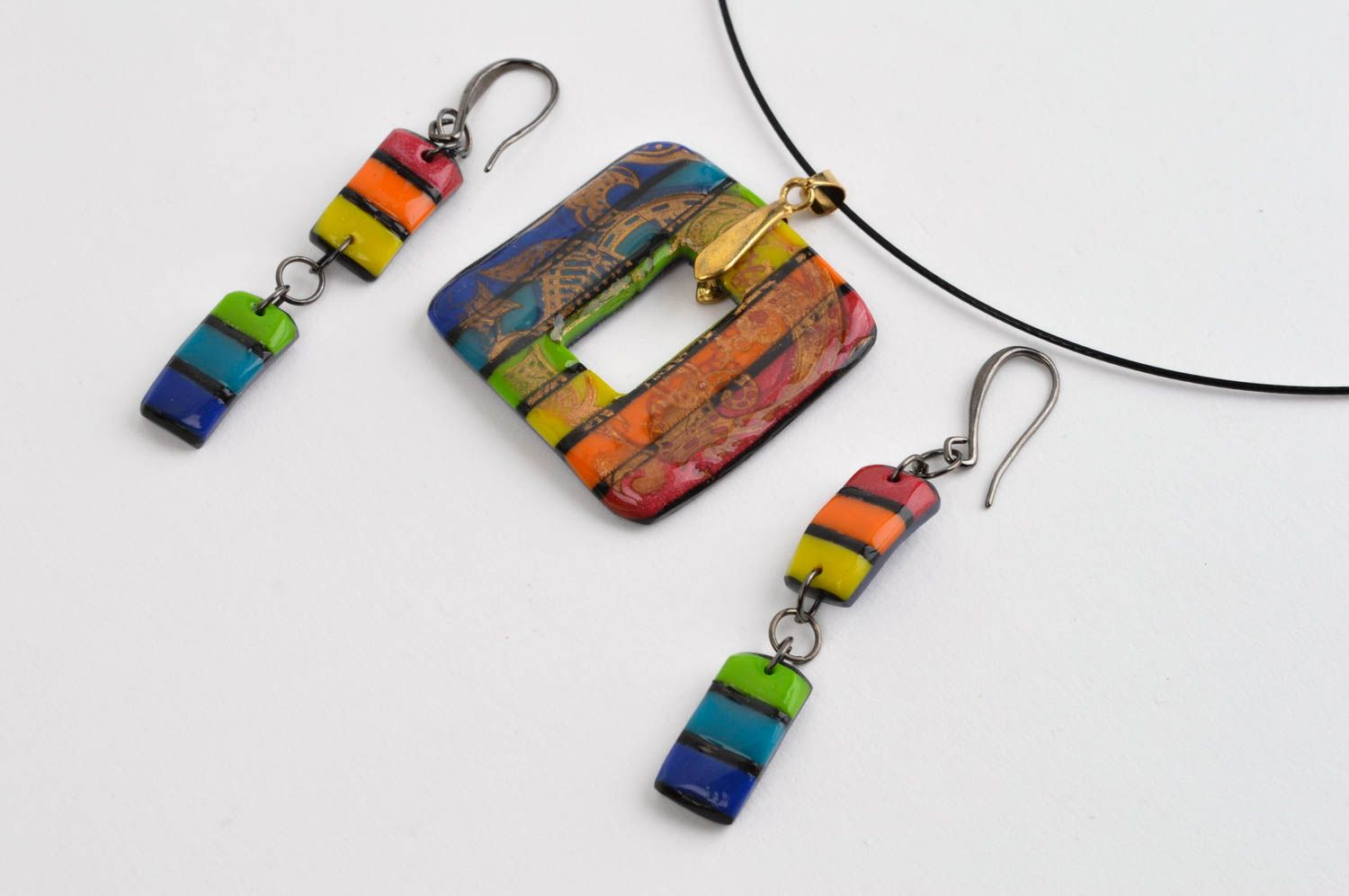 Кулоны на шею длинные серьги ручной работы комплект украшений разноцветные фото 3