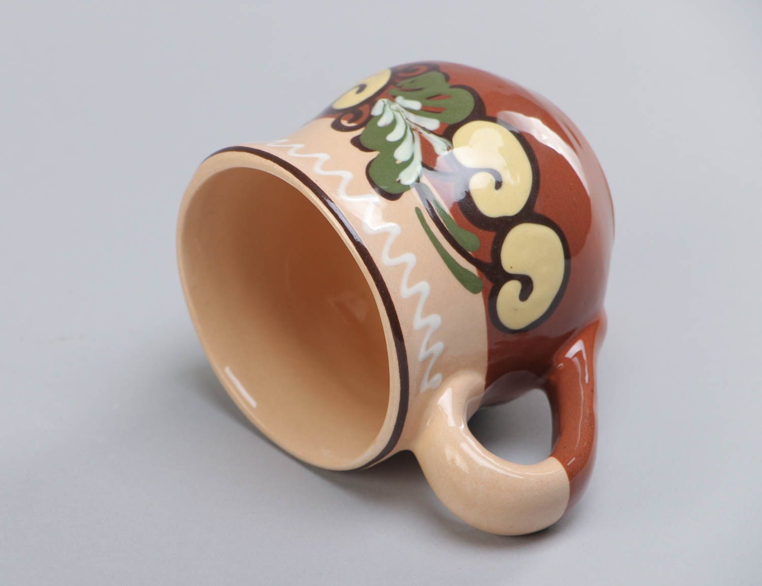 Künstlerische handmade mit Glasur bemalte Tasse aus Ton für Tee und Kaffe 180 ml foto 4