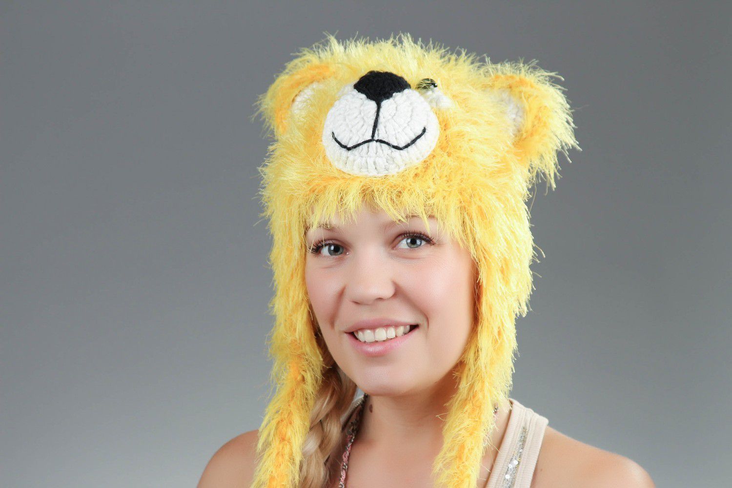 Knitted hat Yellow Bear photo 4