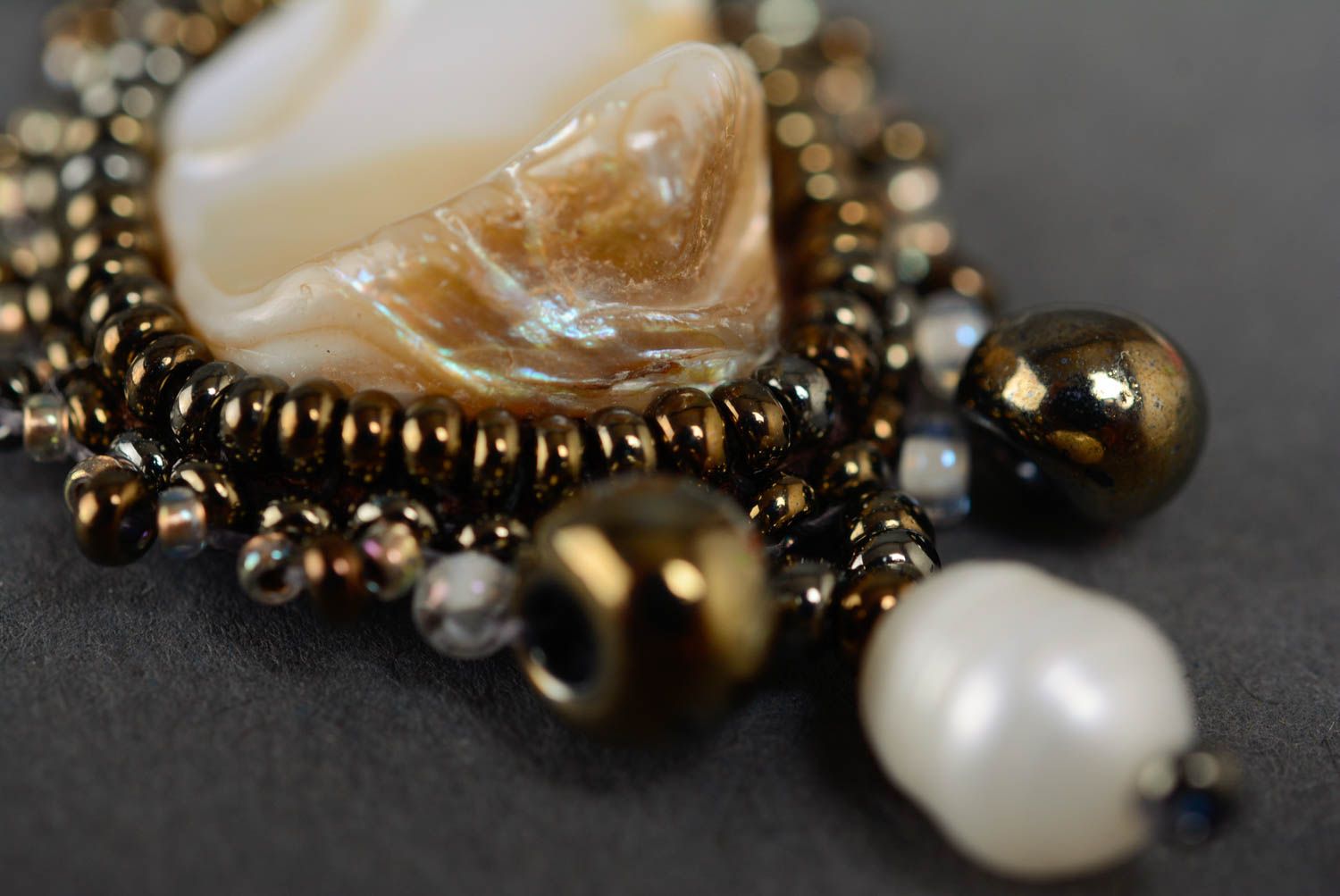 Boucles d'oreilles en perles de rocaille pierres naturelles beiges faites main photo 4