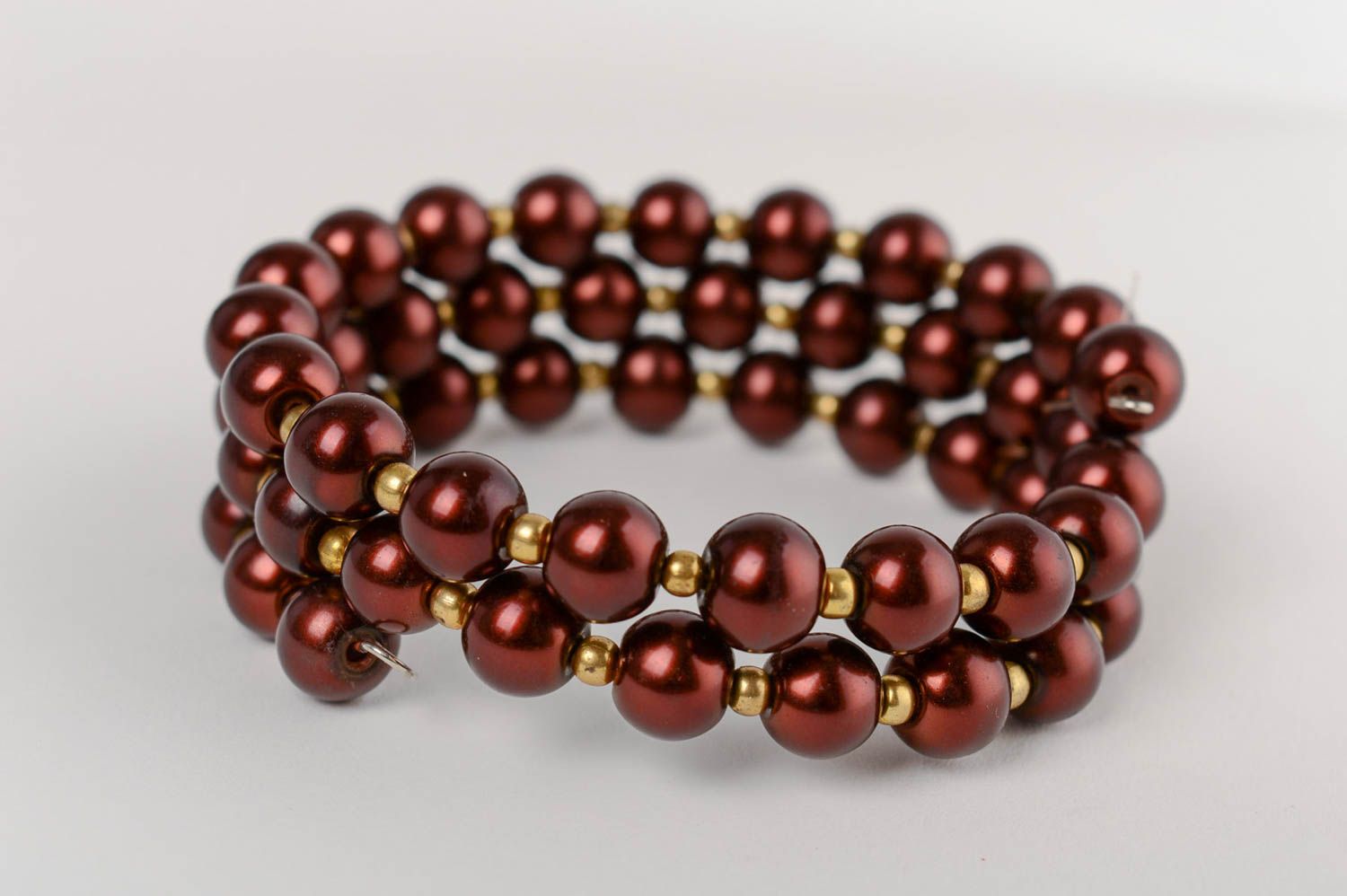 Bracelet en perles céramiques et plastiques brun 3 rangs fait main de créateur photo 2