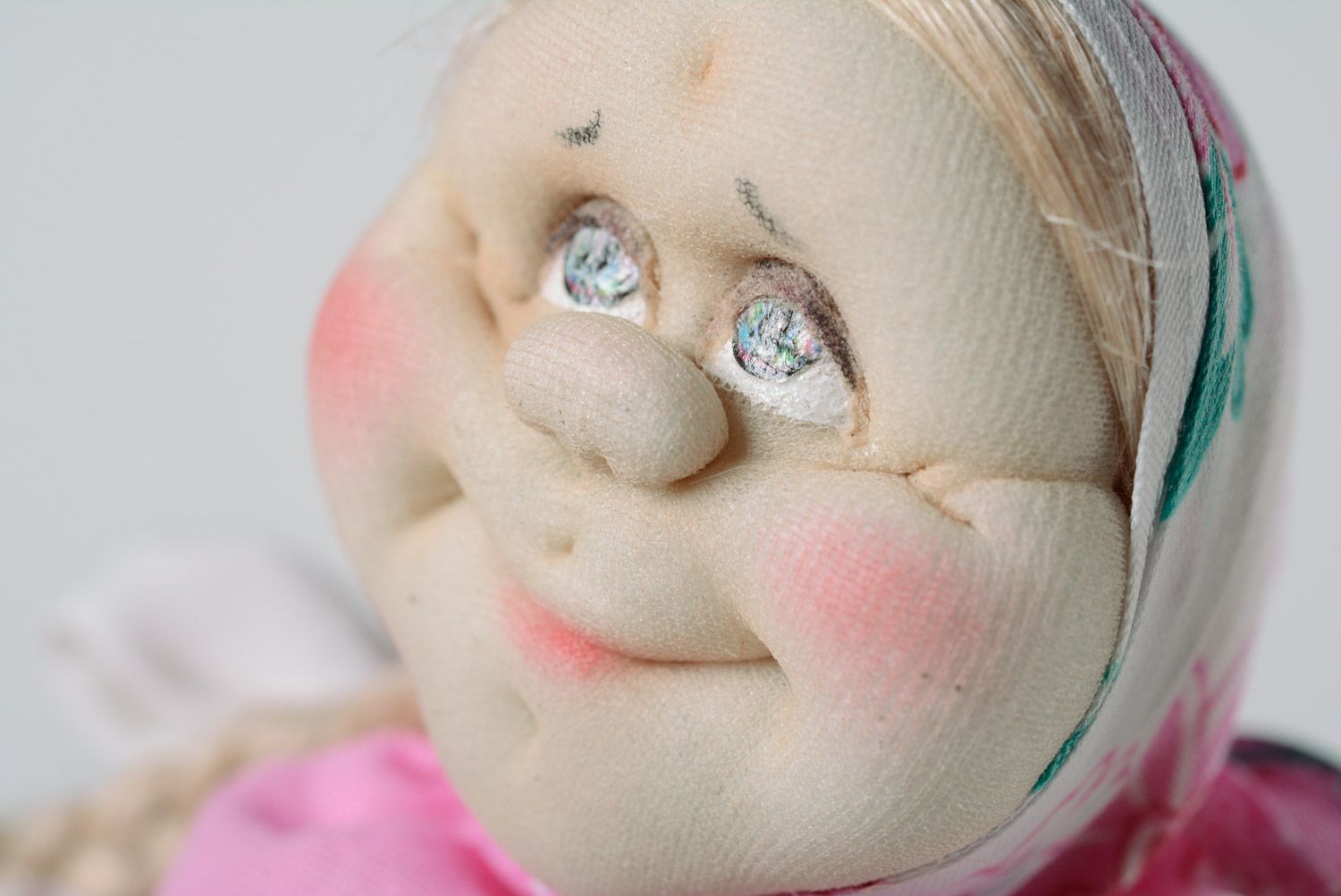 Muñeca de trapo artesanal talismán para la casa en estilo étnico  foto 2