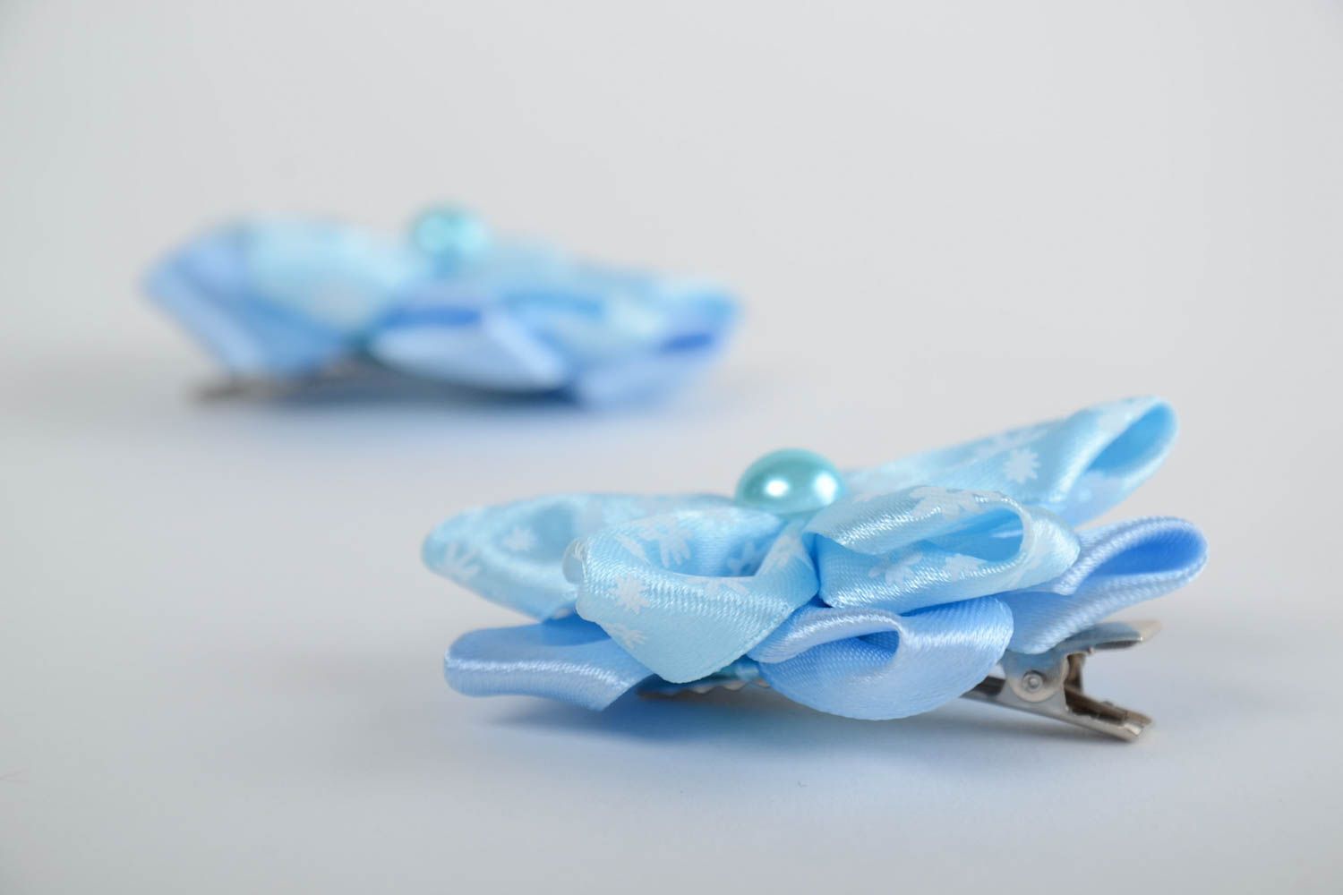Set of 2 handmade children's blue textile flower hair clips photo 4