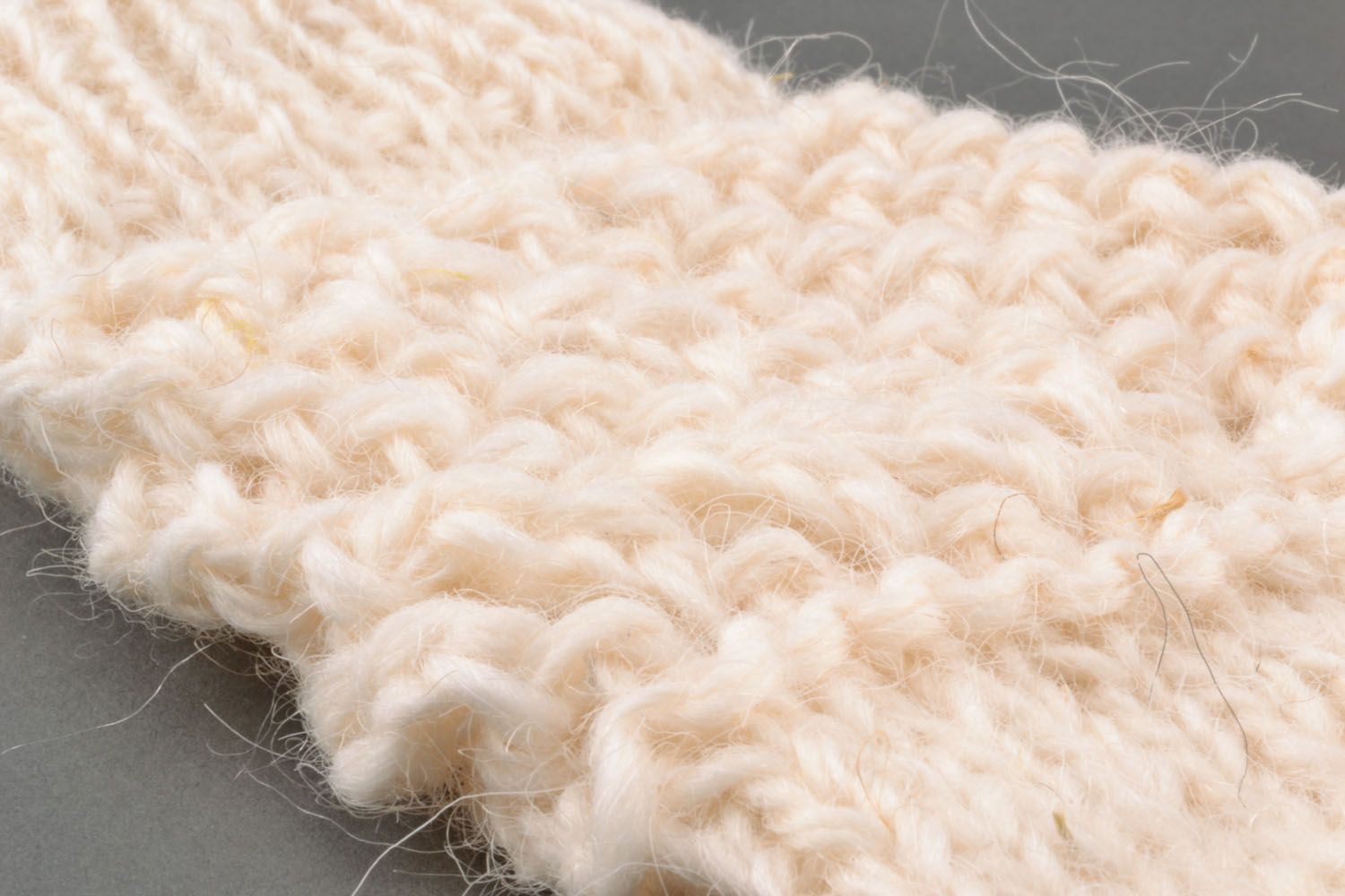 Chaussettes en laine blanches faites main photo 3