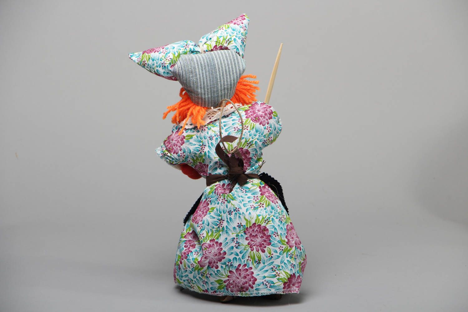 Интерьерная авторская кукла из ткани Баба Яга фото 3