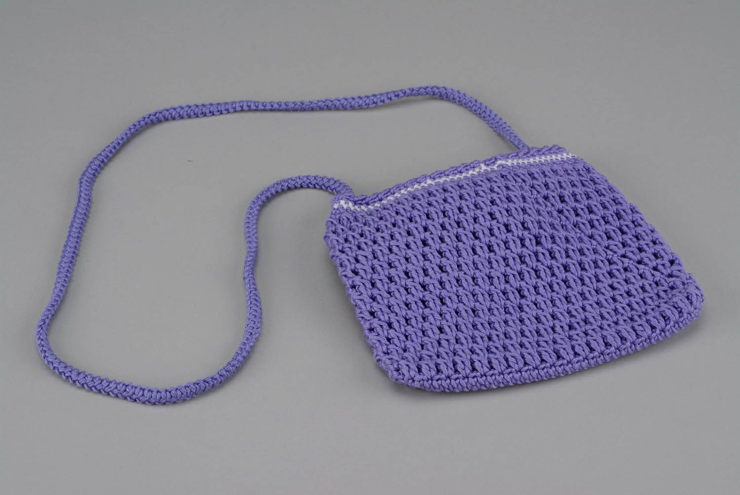 Вязаная сумка фиолетового цвета  фото 3