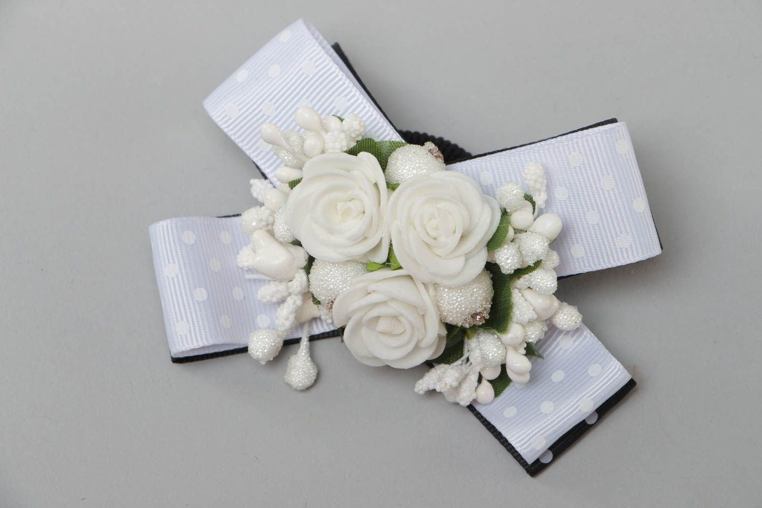 Handmade hair band with black and white rep ribbon bow with flowers and berries photo 2