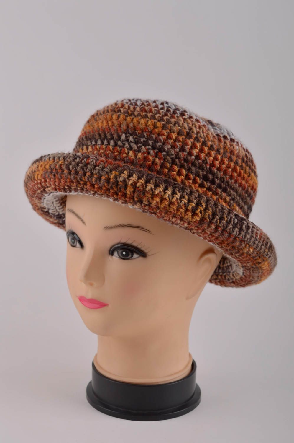 Handmade gehäkelter Hut Damen Accessoire ausgefallener Hut für Winter stilvoll foto 2