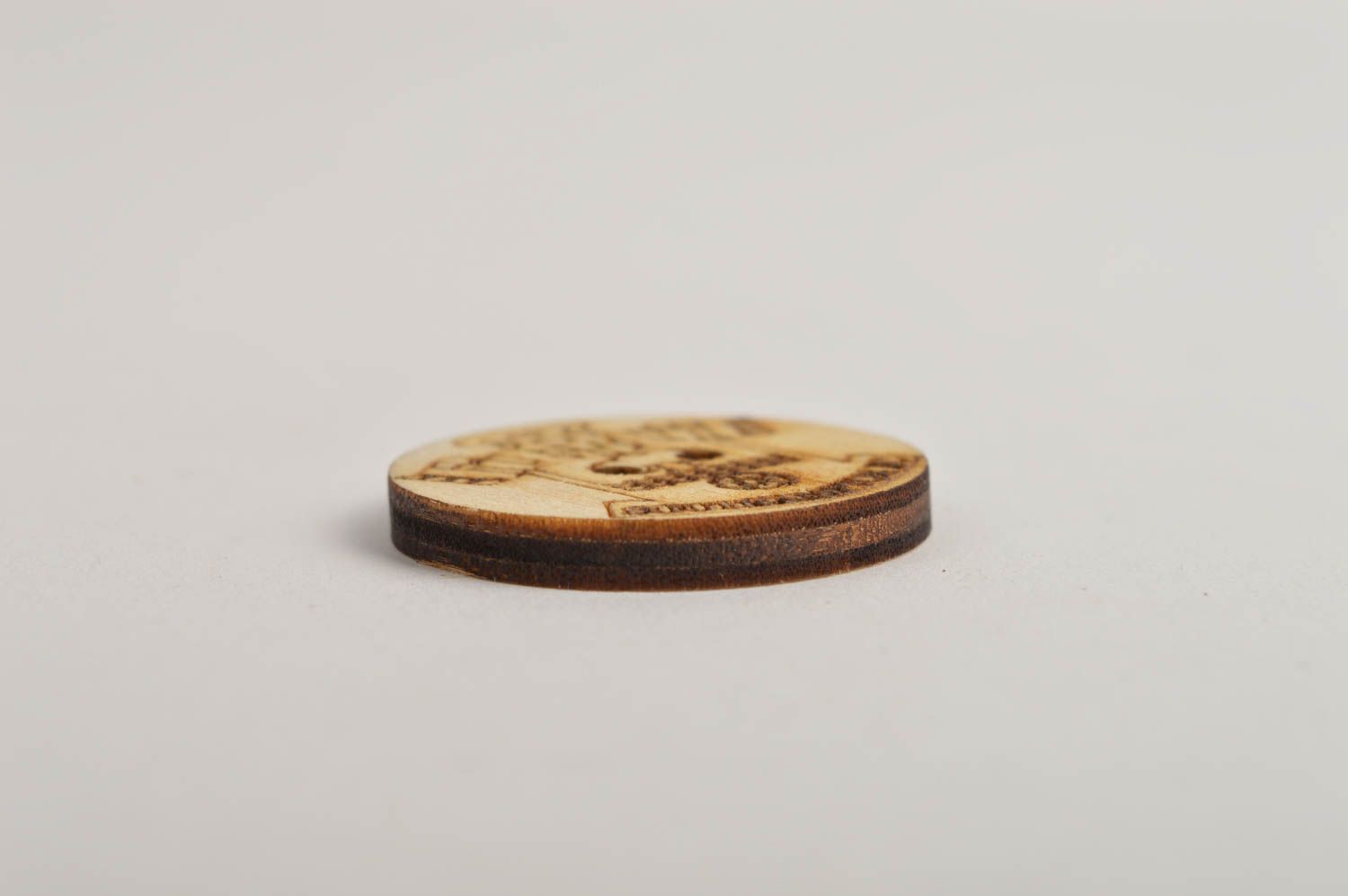 Handmade Knopf Näh Accessoire schönes Nähzubehör Knopf aus Holz geschnitzt foto 4