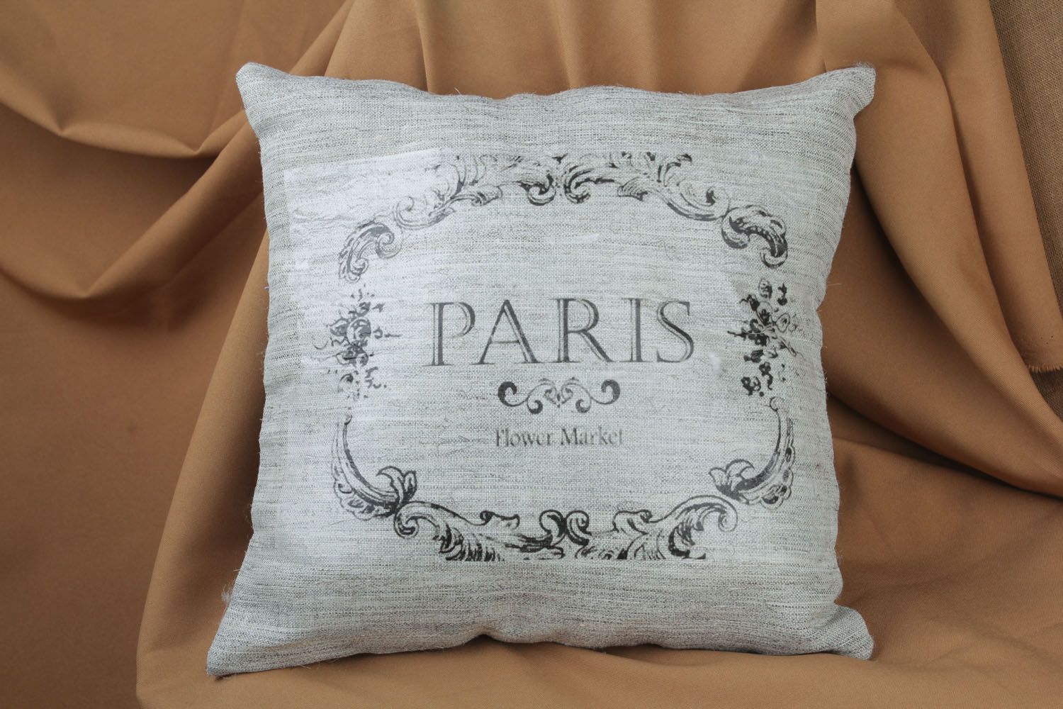 Coussin pour canapé en tissu naturel zippé fait main gris original Paris photo 5