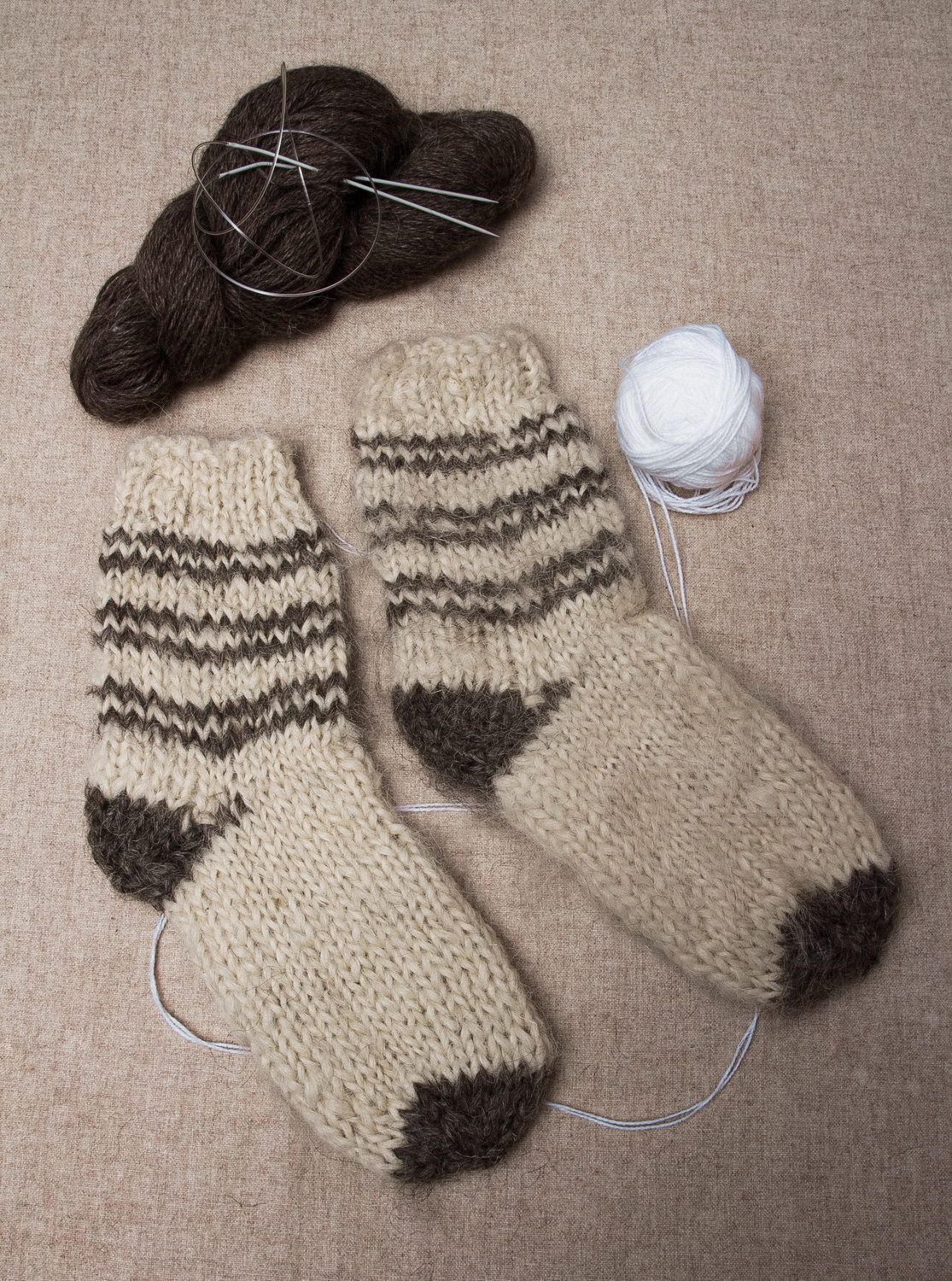 Men's white woolen socks photo 4