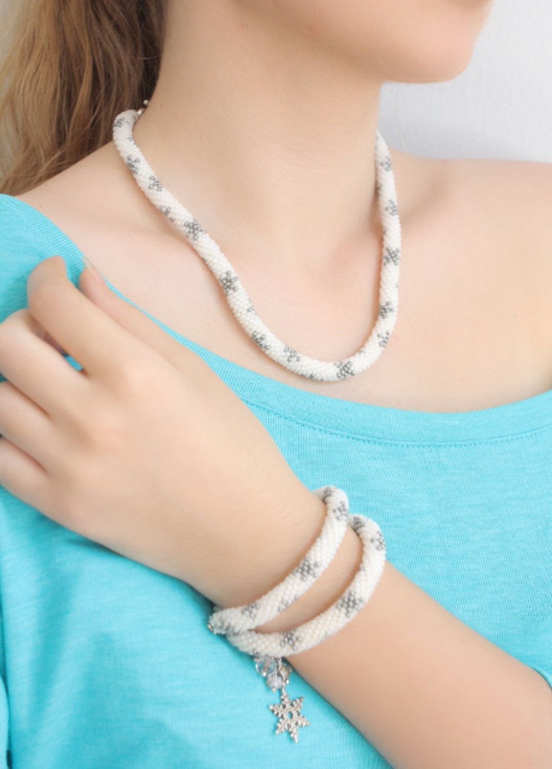 Ensemble de collier et bracelet en perles tchèques photo 10