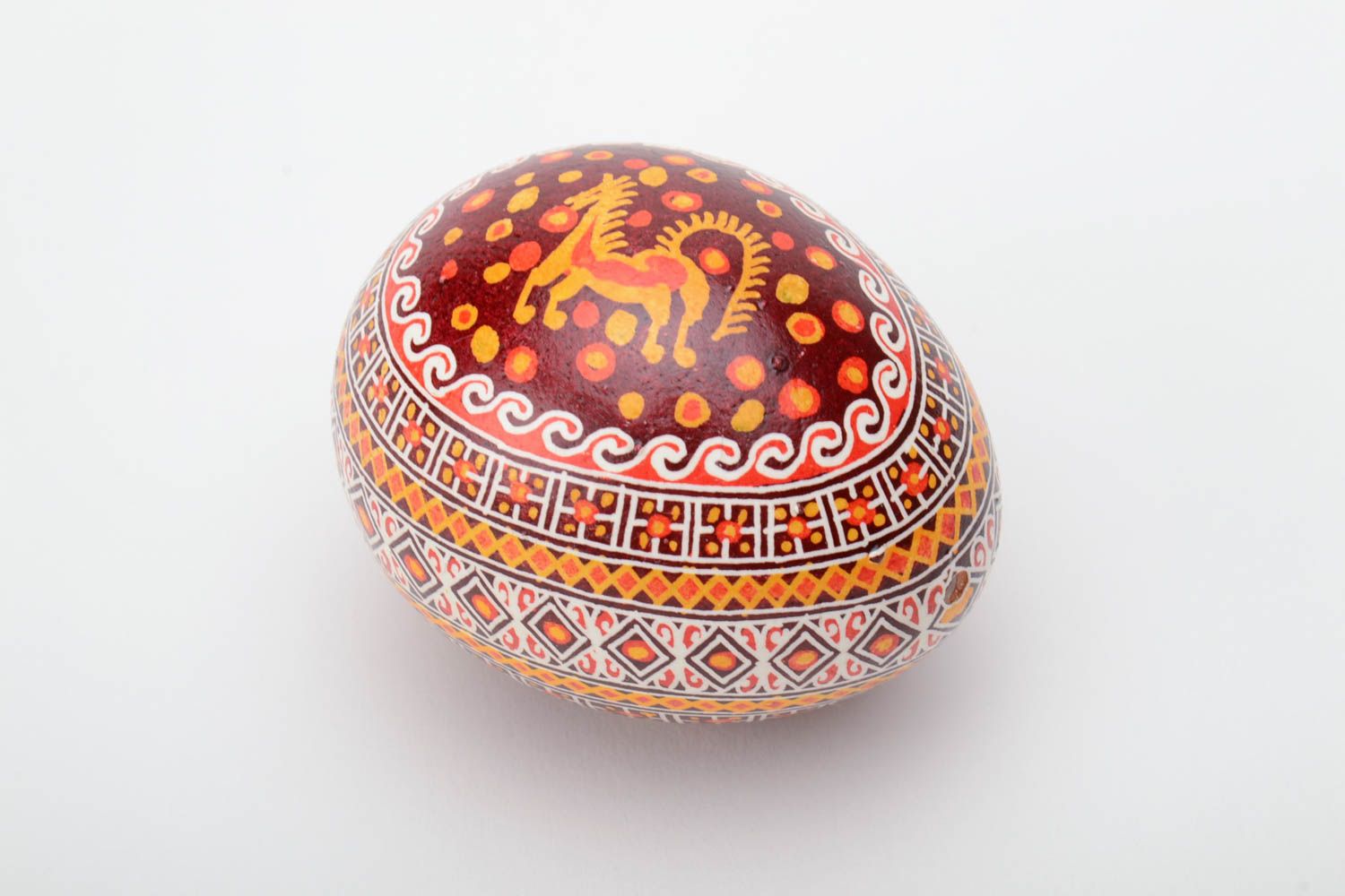 Huevo de Pascua pintado con cera con la imagen de caballo souvenir artesanal foto 2