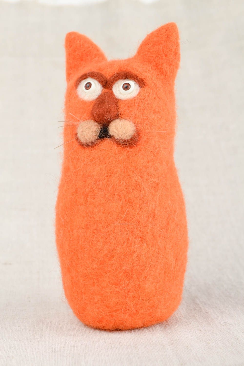 Peluche chat roux Jouet fait main en laine feutrée décoratif Cadeau enfant photo 1