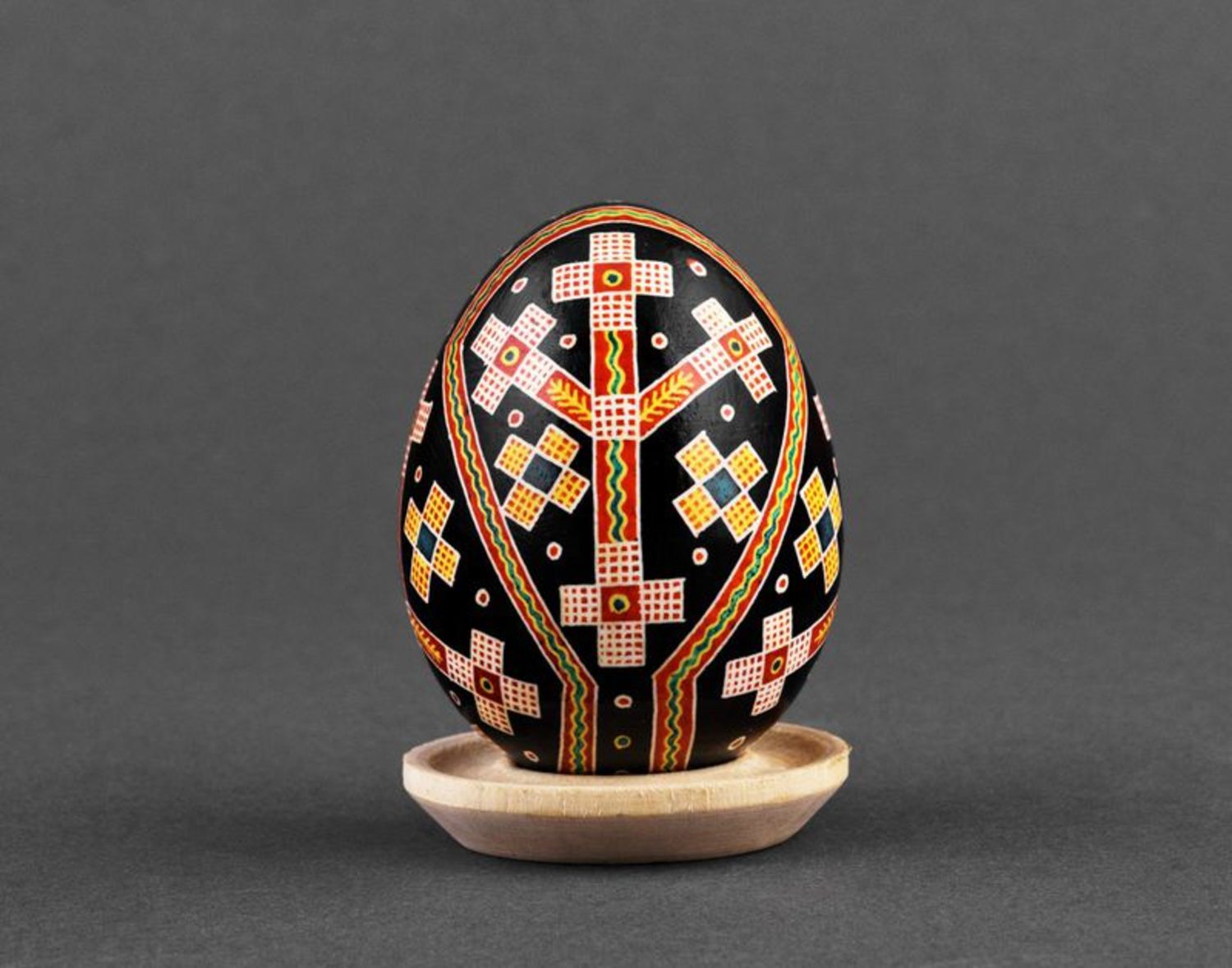 Huevo de Pascua con ornamentos
 foto 2