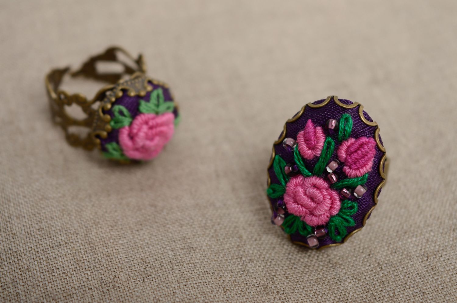 Volume ring with rococo embroidery photo 5
