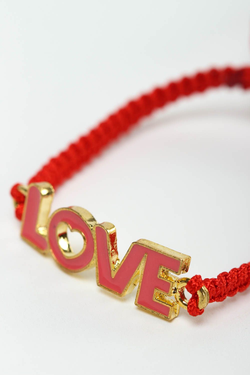 Bracelet en fils Bijou fait main Love rouge design fin Accessoire femme photo 3