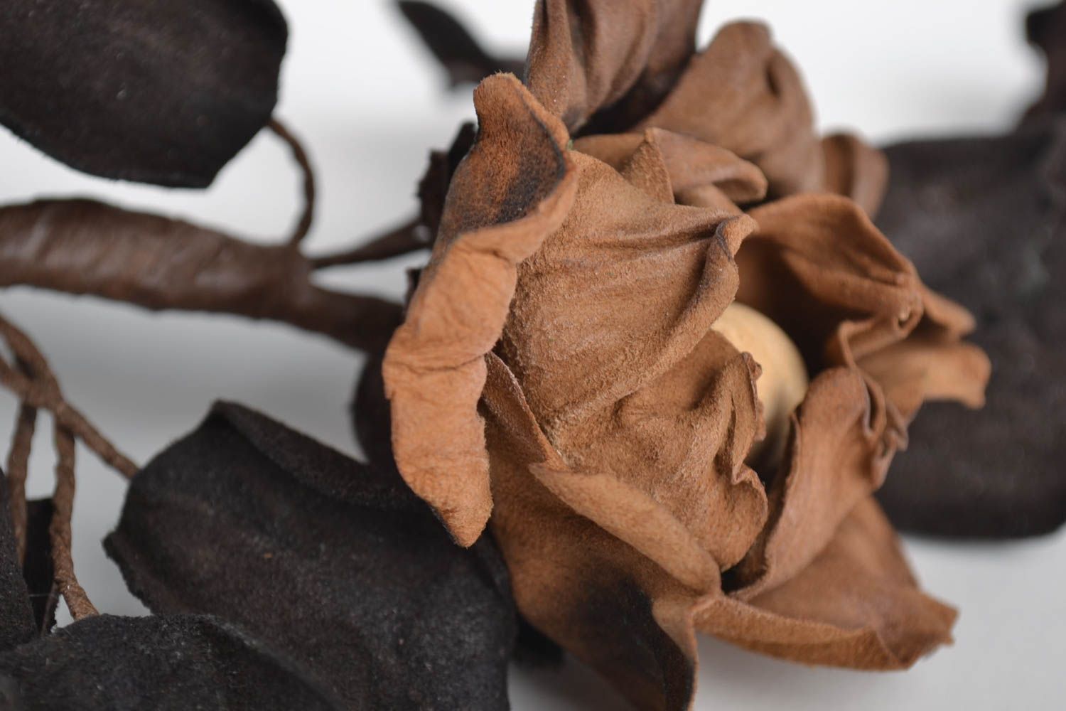 Broche fleur Bijou fantaisie Accessoire femme en cuir naturel marron cadeau photo 3