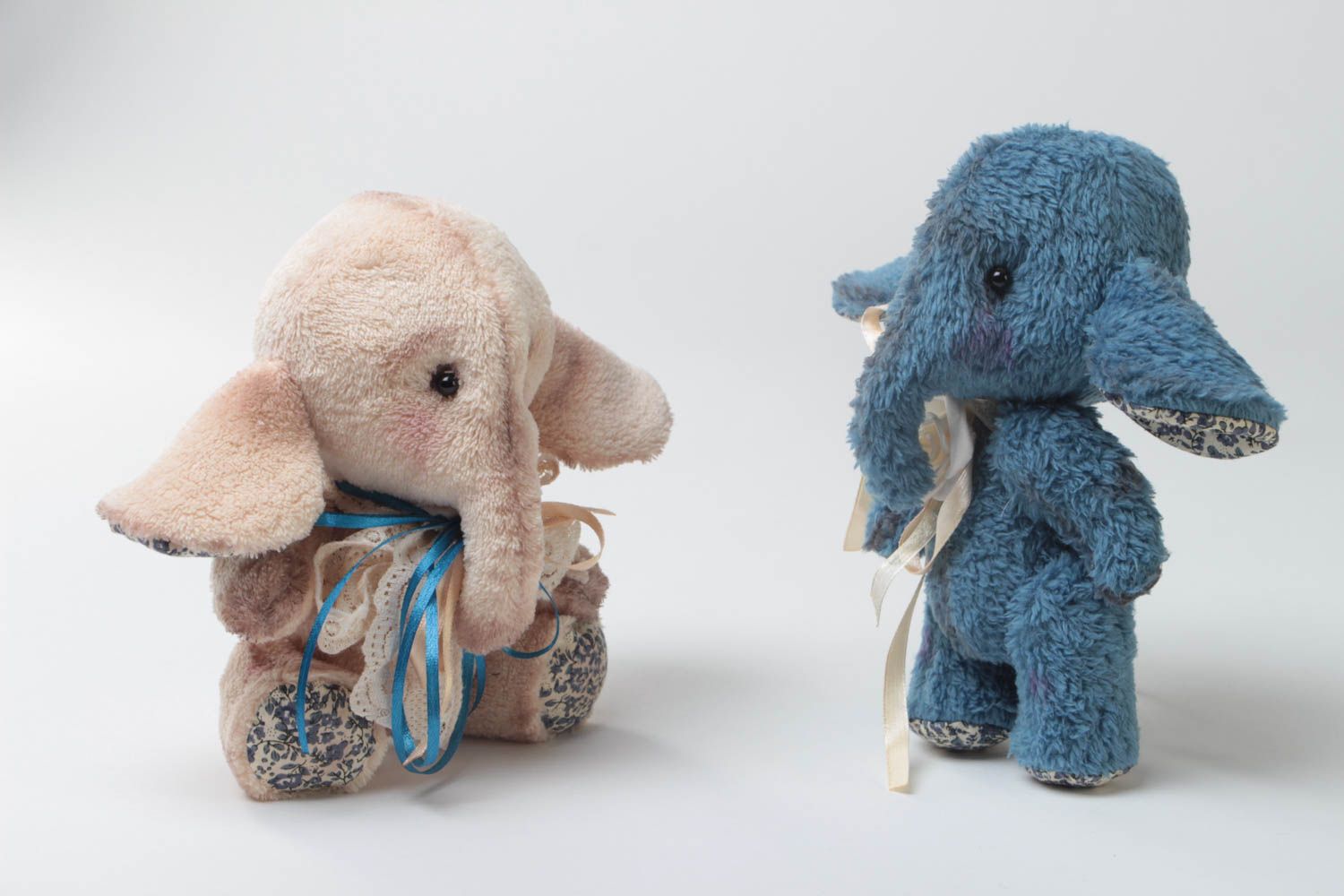 Juguetes artesanales para niños originales conjunto de 2 elefantes azul y beige foto 2